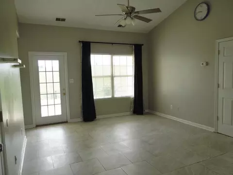 Living - 218 Buffalo Trce, Winchester, KY 40391 photo 1 of 3
