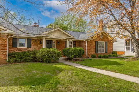 1069 Chinoe Rd, Lexington, KY 40502