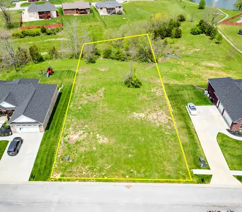 1048 Winter Gdn, Lawrenceburg, KY 40342