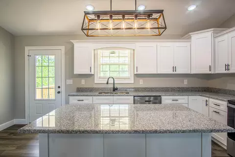Kitchen - 770 Davis Rd, Corbin, KY 40701 photo 4 of 5