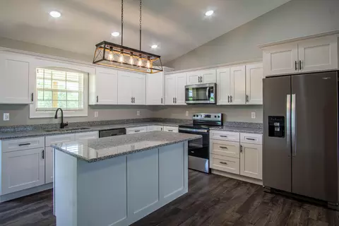 Kitchen - 770 Davis Rd, Corbin, KY 40701 photo 2 of 5