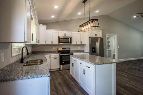 Kitchen - 770 Davis Rd, Corbin, KY 40701 photo 5 of 5