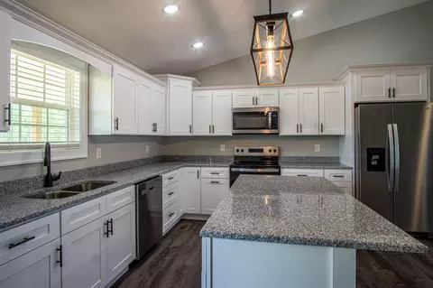 Kitchen - 770 Davis Rd, Corbin, KY 40701 photo 3 of 5