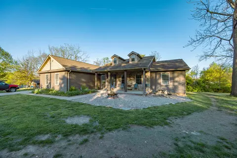 224 E 19th St, Paris, KY 40361