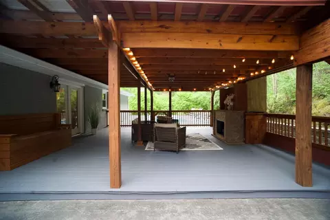 Exterior - 856 Fraley Dr, Morehead, KY 40351 photo 5 of 8