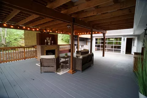 Exterior - 856 Fraley Dr, Morehead, KY 40351 photo 6 of 8