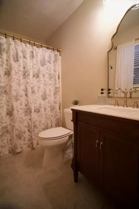 Bath - 856 Fraley Dr, Morehead, KY 40351 photo 2 of 3