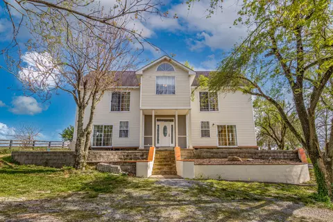219 Chinn Ln, Harrodsburg, KY 40330