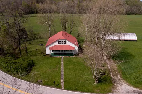 534 Lower Gilmore Rd, Campton, KY 41301