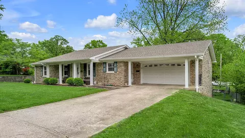 525 Hiawatha Trl, Frankfort, KY 40601