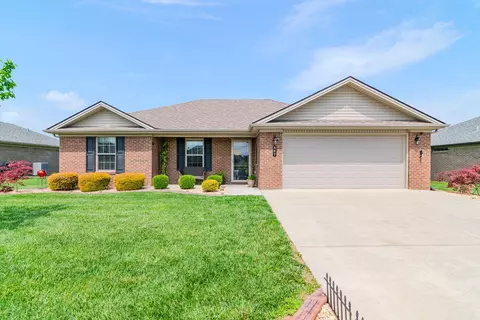 467 Southern Cross Dr, Richmond, KY 40475