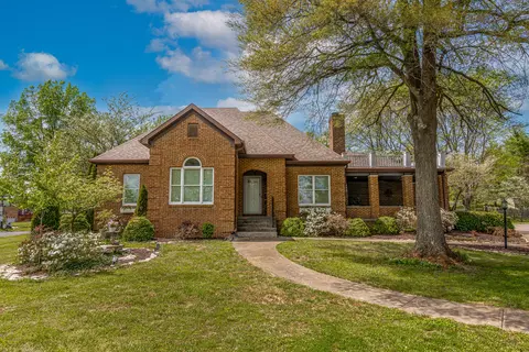 102 Autumn Ct, Danville, KY 40422