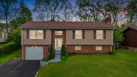 329 Whitfield Dr, Lexington, KY 40515
