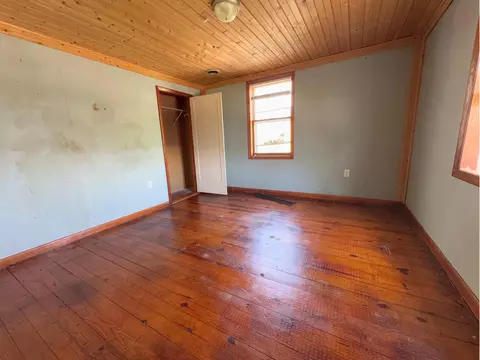 Bedroom - 1312 Roosevelt St, Corbin, KY 40701 photo 2 of 2