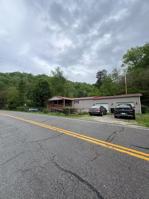 6262 Ky Rt 302, Van Lear, KY 41265 photo 18