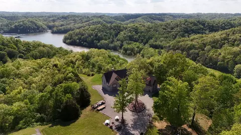 250 Timberlake Dr, Burkesville, KY 42717