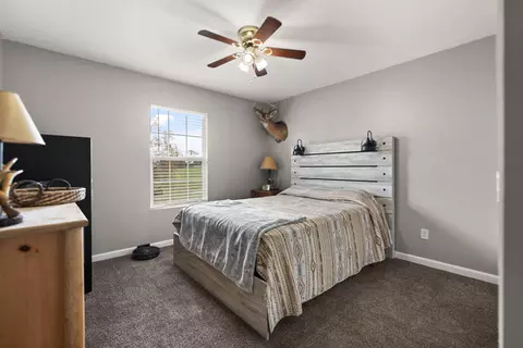Bedroom - 1237 Mt Hebron Rd, Lancaster, KY 40444 photo 2 of 8