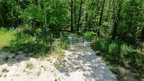16 Coal Camp Rd, Hitchins, KY 41146