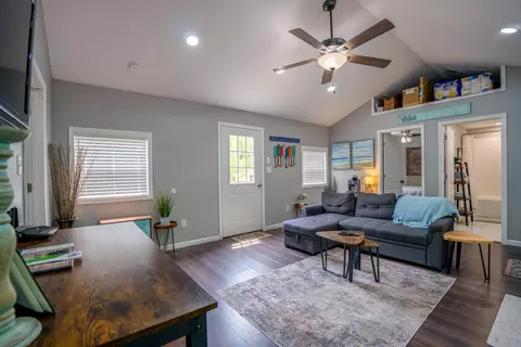 Living - 1455 Pine Tree Rd, Nancy, KY 42544 photo 2 of 2