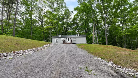 Exterior - 1455 Pine Tree Rd, Nancy, KY 42544 photo 6 of 6