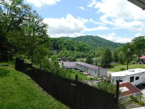 112 Sukey Ridge Rd, Baxter, KY 40806 photo 2