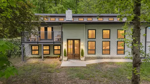 220 Pine Valley Dr, Berea, KY 40403
