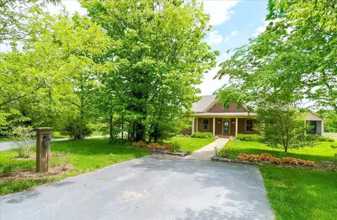 915 Kidds Mill Rd, Versailles, KY 40383