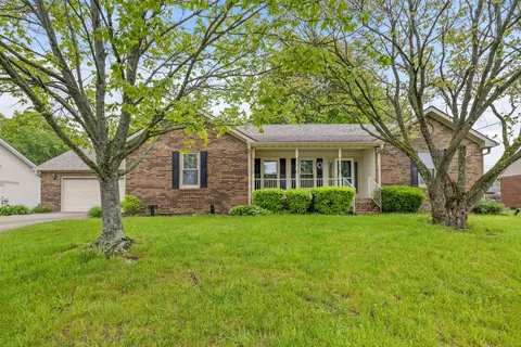 355 Colony Dr, Versailles, KY 40383