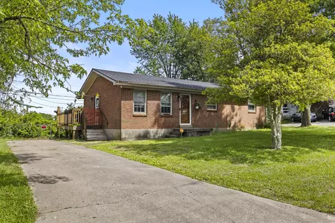 218 Brookfield Dr, Frankfort, KY 40601