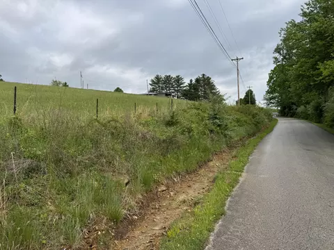 9999 Hensley Rd, East Bernstadt, KY 40729