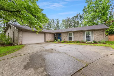 3305 Shoal Lake Dr, Lexington, KY 40515
