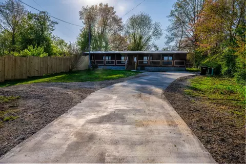 740 N Main St, Stanton, KY 40380 photo 3
