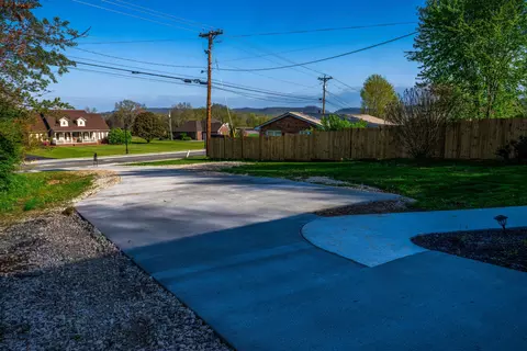 740 N Main St, Stanton, KY 40380 photo 5