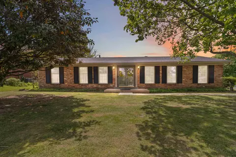 3324 Cornwall Dr, Lexington, KY 40503