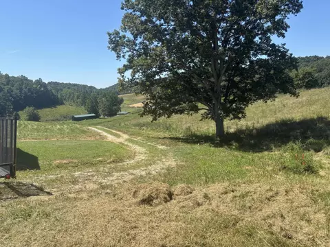 Exterior - 210 Sunset View Rd, Tyner, KY 40486 photo 2 of 12