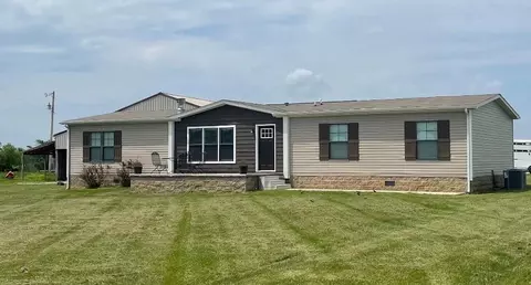 152 Four Winds Estates Dr, Mount Sterling, KY 40353