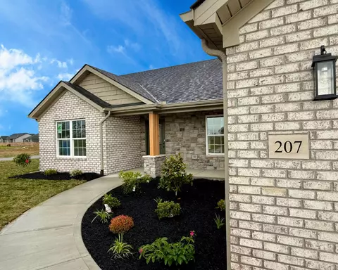 207 Navajo Dr, Richmond, KY 40475
