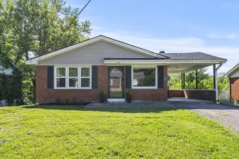 110 Ridgeway Dr, Lancaster, KY 40444 photo 1