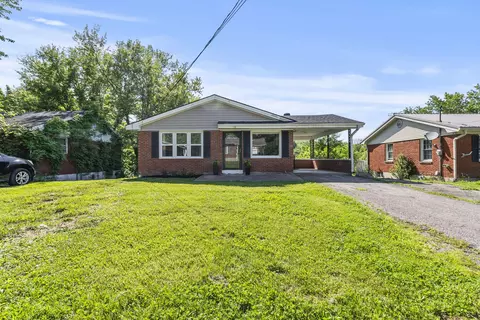 110 Ridgeway Dr, Lancaster, KY 40444 photo 2