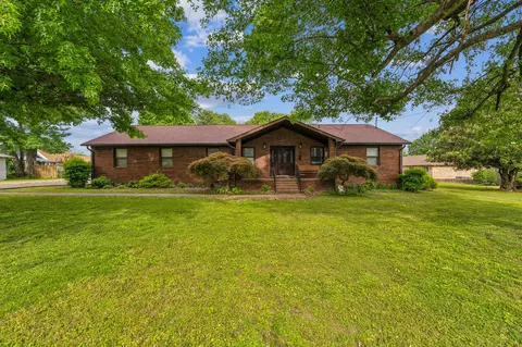 101 Camelot Ln, Mayfield, KY 42066