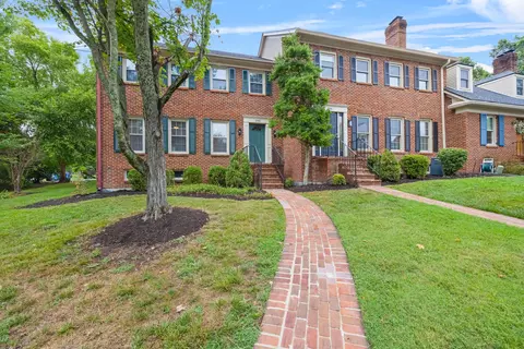 292 Chippendale Cir, Lexington, KY 40517