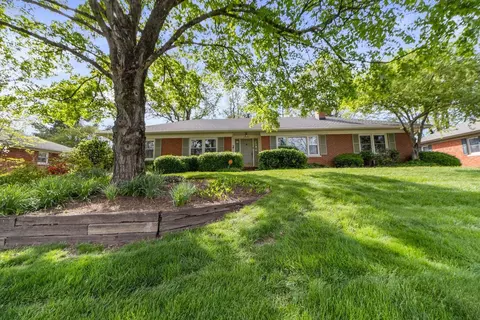 3449 Belvoir Dr, Lexington, KY 40502