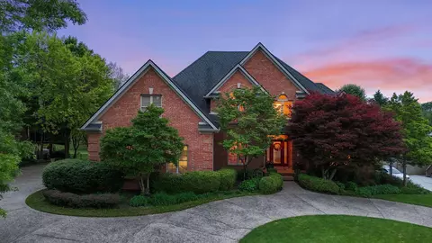 2221 Broadhead Pl, Lexington, KY 40515