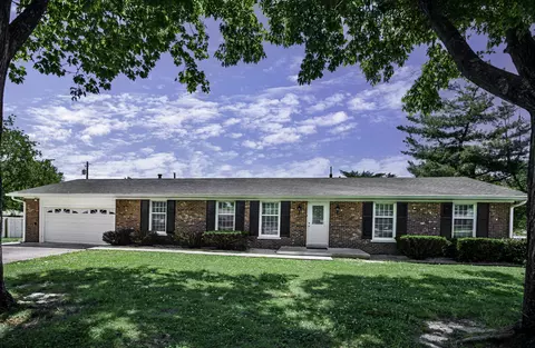 204 Boxwood Ct, Versailles, KY 40383