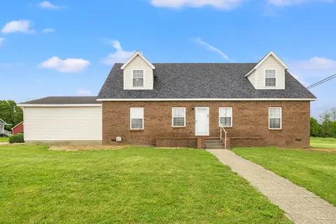 409 E Classic Village Ln, Mount Sterling, KY 40353