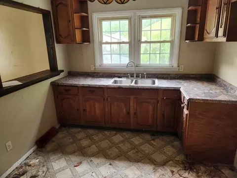 531 Smith Fork Rd, Phelps, KY 41553 photo 8