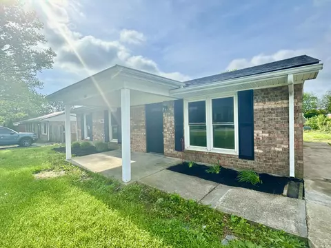 228 E Showalter Dr, Georgetown, KY 40324