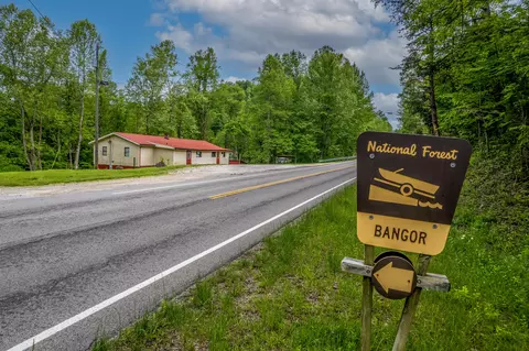 7420 Pretty Ridge Rd, Morehead, KY 40351