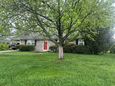 205 Stratford Dr, Richmond, KY 40475