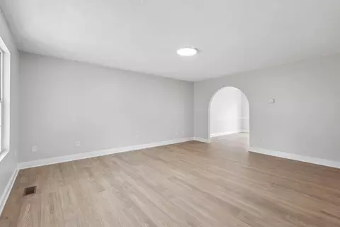 Living - 113 Maher Dr, Morehead, KY 40351 photo 4 of 6